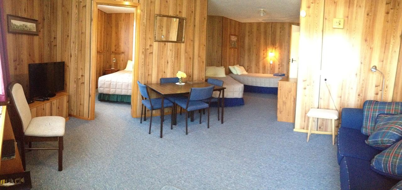 Owaka Lodge Motel Kültér fotó